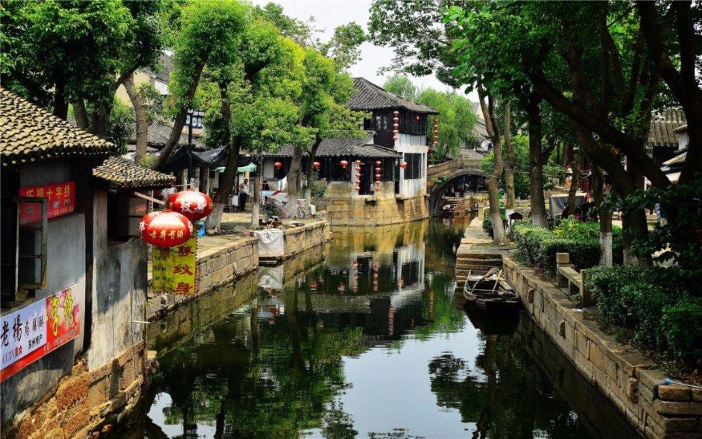 头怎么这么大？怎么把她变小一点呢游戏画面